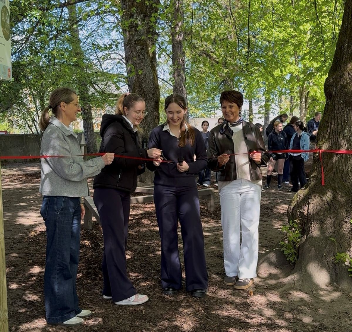 Fitnessparcours Fit4Fun im Schulpark der Riedenburg